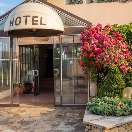La Planquette Hotel Réquista